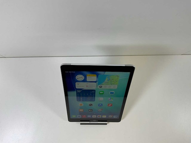 Apple ipad 9th gen - wifi + cellular - 64 gb - silver - afbeelding 2 van  6