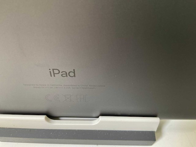 Apple ipad 9th gen - wifi + cellular - 64 gb - silver - afbeelding 6 van  6