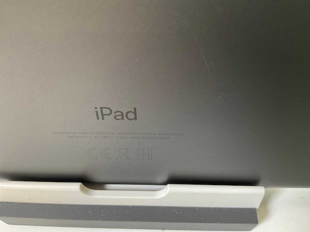 Apple ipad 9th gen - wifi + cellular - 64 gb - silver - afbeelding 6 van  6