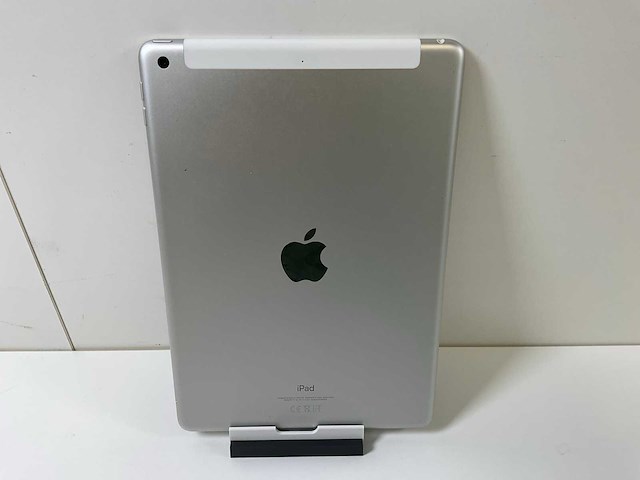 Apple ipad 9th gen - wifi + cellular - 64 gb - silver - afbeelding 6 van  8
