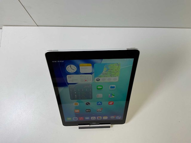 Apple ipad 9th gen - wifi + cellular - 64 gb - silver - afbeelding 2 van  6