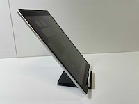Apple ipad 9th gen - wifi + cellular - 64 gb - silver - afbeelding 3 van  6