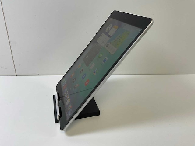Apple ipad 9th gen - wifi + cellular - 64 gb - silver - afbeelding 4 van  6