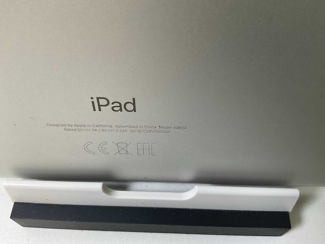 Apple ipad 9th gen - wifi + cellular - 64 gb - silver - afbeelding 6 van  6