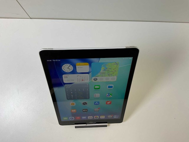 Apple ipad 9th gen - wifi + cellular - 64 gb - silver - afbeelding 2 van  6