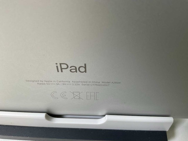 Apple ipad 9th gen - wifi + cellular - 64 gb - silver - afbeelding 6 van  6