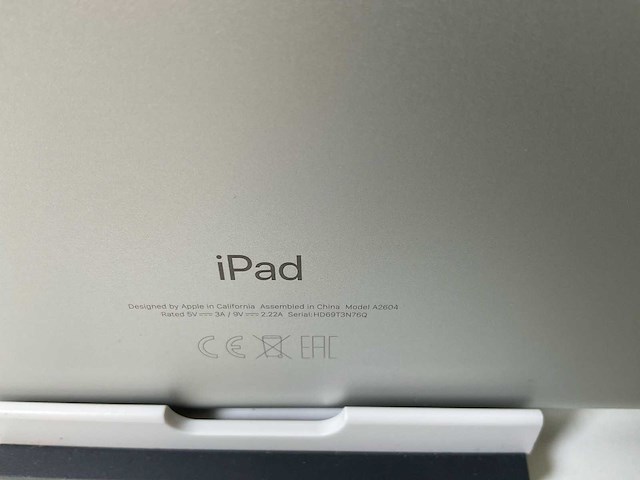 Apple ipad 9th gen - wifi + cellular - 64 gb - silver - afbeelding 6 van  6