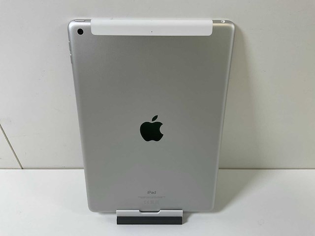 Apple ipad 9th gen - wifi + cellular - 64 gb - silver - afbeelding 4 van  4