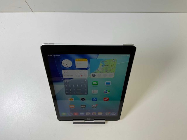 Apple ipad 9th gen - wifi + cellular - 64 gb - silver - afbeelding 2 van  6