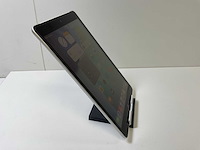 Apple ipad 9th gen - wifi + cellular - 64 gb - silver - afbeelding 3 van  6