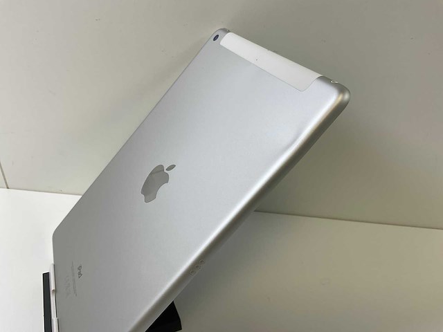 Apple ipad 9th gen - wifi + cellular - 64 gb - silver - afbeelding 6 van  6