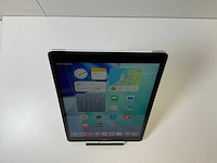 Apple ipad 9th gen - wifi + cellular - 64 gb - silver - afbeelding 2 van  7