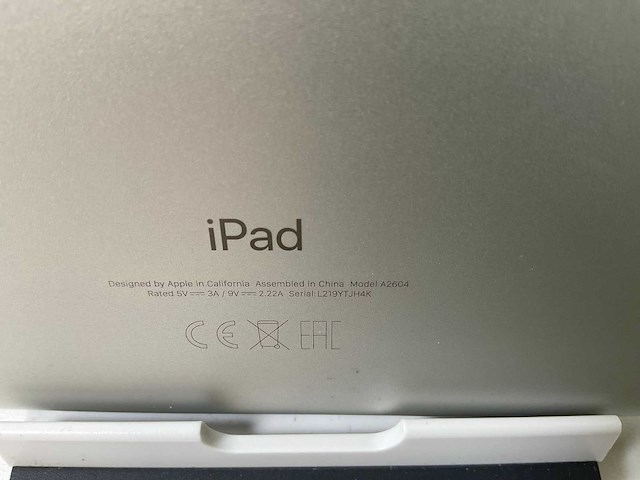 Apple ipad 9th gen - wifi + cellular - 64 gb - silver - afbeelding 6 van  7