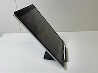 Apple ipad 9th gen - wifi + cellular - 64 gb - silver - afbeelding 2 van  4