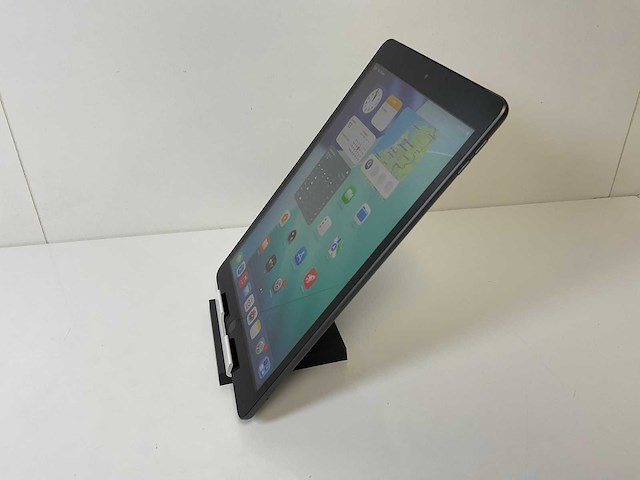 Apple ipad 9th gen - wifi + cellular - 64 gb - space gray - afbeelding 4 van  6