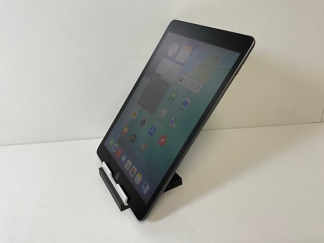 Apple ipad 9th gen - wifi + cellular - 64 gb - space gray - afbeelding 4 van  6