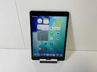 Apple ipad 9th gen - wifi + cellular - 64 gb - space gray - afbeelding 1 van  6