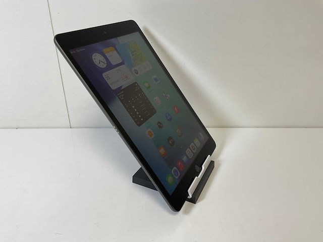 Apple ipad 9th gen - wifi + cellular - 64 gb - space gray - afbeelding 3 van  5