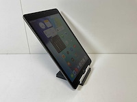 Apple ipad 9th gen - wifi + cellular - 64 gb - space gray - afbeelding 3 van  5