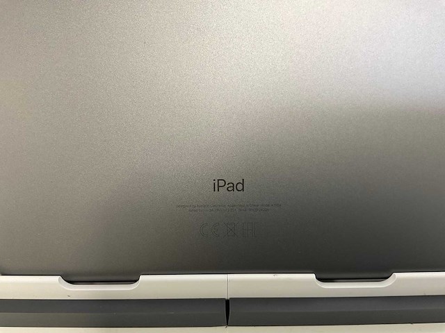 Apple ipad 9th gen - wifi + cellular - 64 gb - space gray - afbeelding 5 van  5