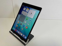 Apple ipad 9th gen - wifi + cellular - 64 gb - space gray - afbeelding 2 van  5