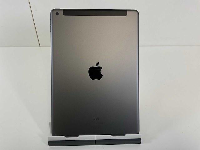 Apple ipad 9th gen - wifi + cellular - 64 gb - space gray - afbeelding 4 van  5