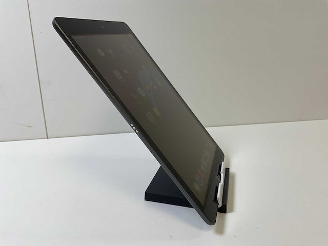 Apple ipad 9th gen - wifi + cellular - 64 gb - space gray - afbeelding 3 van  6