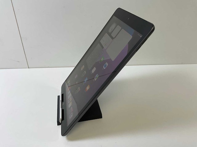 Apple ipad 9th gen - wifi + cellular - 64 gb - space gray - afbeelding 3 van  4