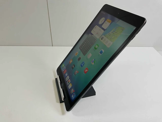 Apple ipad 9th gen - wifi + cellular - 64 gb - space gray - afbeelding 1 van  3