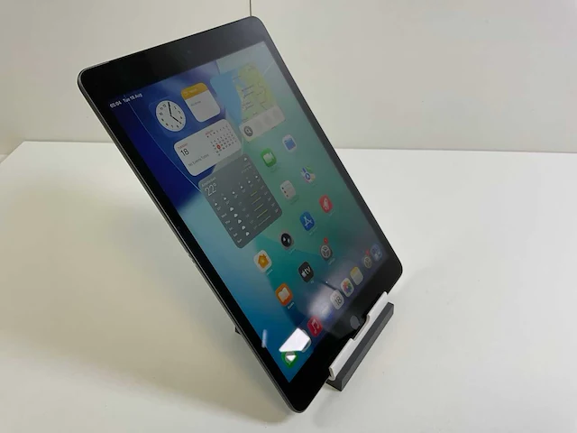 Apple ipad 9th gen - wifi + cellular - 64 gb - space gray - afbeelding 2 van  5