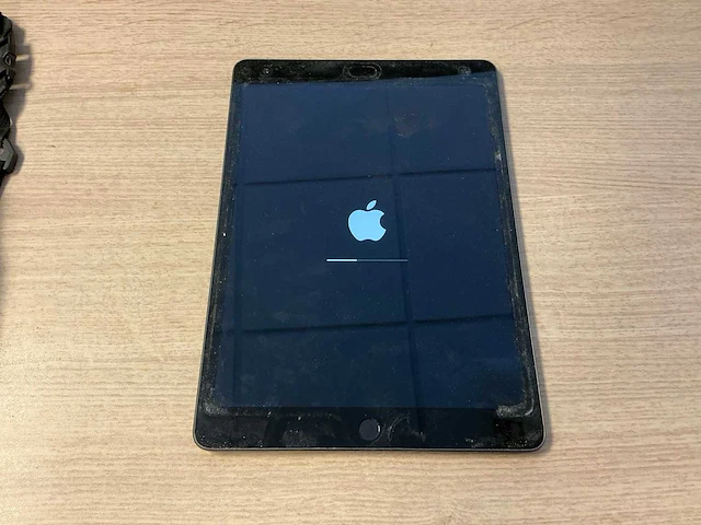 Apple ipad (9th gen, 256gb + cellular) tablet - afbeelding 3 van  5