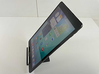 Apple ipad 9th gen 9.7” - wifi + cellular - 256 gb - space gray - afbeelding 3 van  5