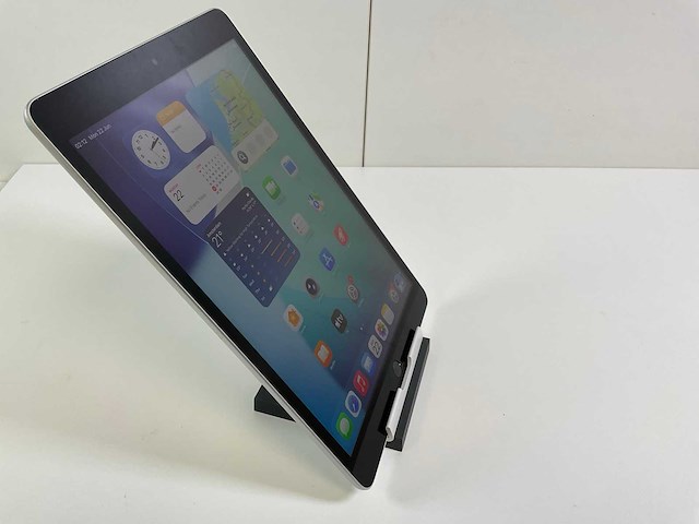 Apple ipad 9th gen 9.7” - wifi only - 256 gb - silver - afbeelding 3 van  7