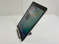 Apple ipad 9th gen 9.7” - wifi only - 256 gb - silver - afbeelding 4 van  7