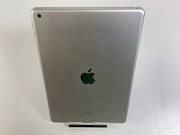 Apple ipad 9th gen 9.7” - wifi only - 256 gb - silver - afbeelding 5 van  7
