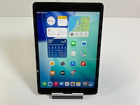 Apple ipad 9th gen 9.7” - wifi only - 64 gb - space gray - afbeelding 1 van  6