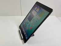 Apple ipad 9th gen 9.7” - wifi only - 64 gb - space gray - afbeelding 4 van  6
