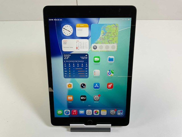 Apple ipad 9th gen 9.7” - wifi only - 64 gb - space gray - afbeelding 1 van  6