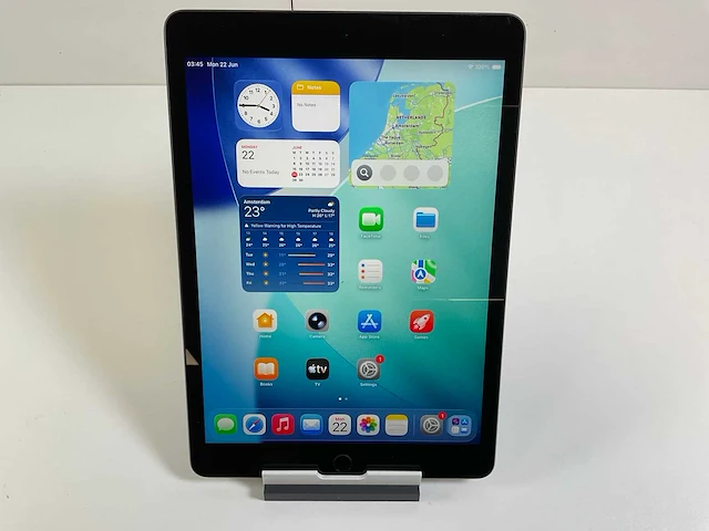 Apple ipad 9th gen 9.7” - wifi only - 64 gb - space gray - afbeelding 1 van  6