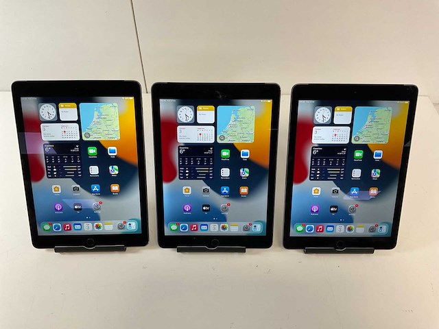 Apple ipad air 2 - wifi + cellular - 64 gb - space gray (3x) - afbeelding 1 van  5