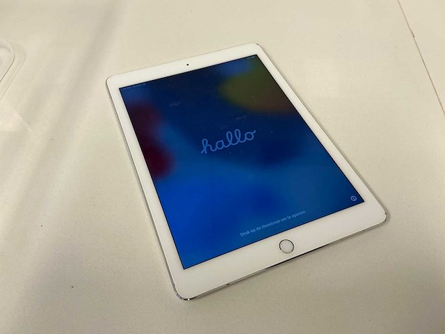 Apple ipad air (2nd gen, 16gb) tablet - afbeelding 1 van  5