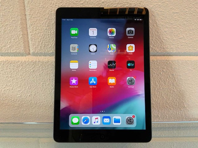 Apple ipad air 32 gb wi-fi space gray - afbeelding 1 van  2