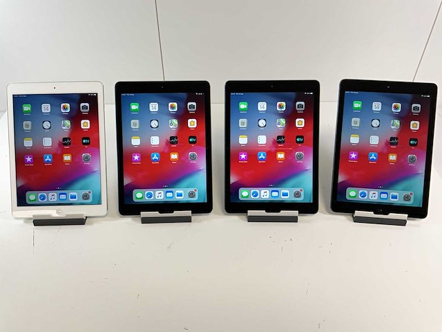 Apple ipad air 9.7”, wifi - 16 gb / 64 gb - space gray / silver (4x) - afbeelding 1 van  8