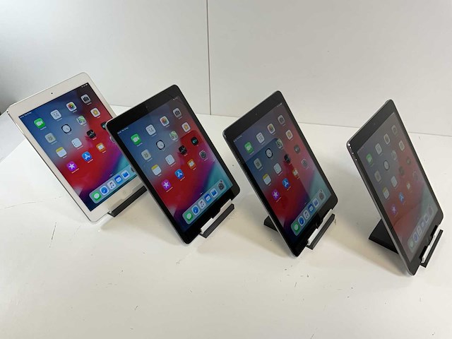 Apple ipad air 9.7”, wifi - 16 gb / 64 gb - space gray / silver (4x) - afbeelding 3 van  8
