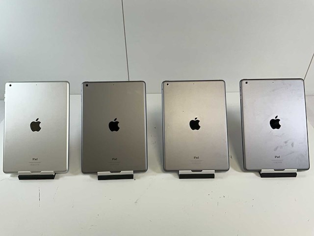 Apple ipad air 9.7”, wifi - 16 gb / 64 gb - space gray / silver (4x) - afbeelding 4 van  8