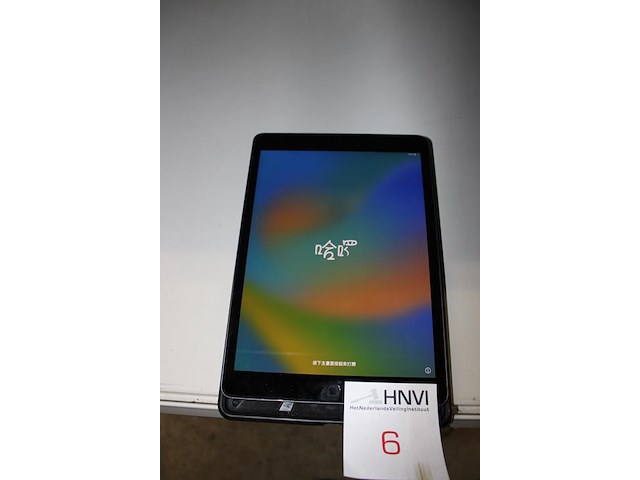 Apple ipad model a2270 met beschermhoes. - afbeelding 2 van  2