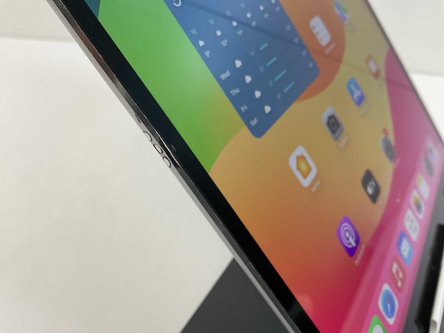 Apple ipad pro 10.5 inch - wi-fi + cellular - 64 gb - space gray - afbeelding 5 van  7