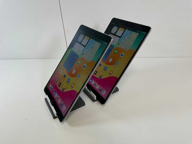 Apple ipad pro 10.5-inch - wifi + cellular - 64 gb - space gray (2x) - afbeelding 3 van  7