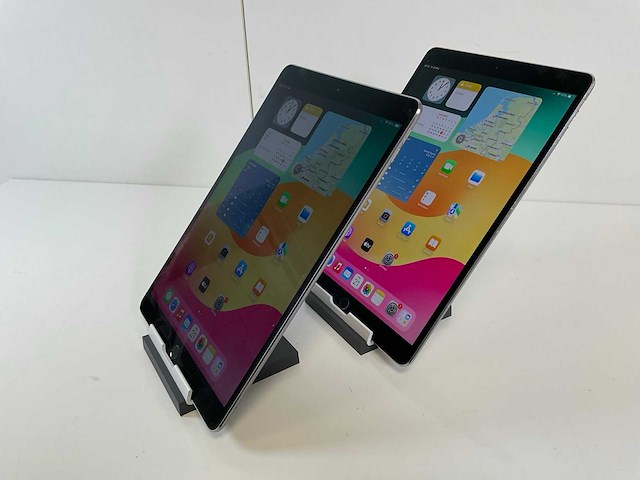 Apple ipad pro 10.5-inch - wifi + cellular - 64 gb - space gray (2x) - afbeelding 3 van  7