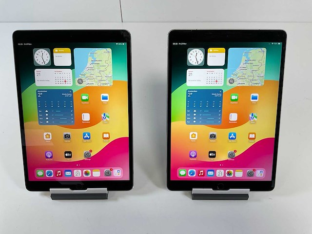 Apple ipad pro 10.5-inch - wifi + cellular - 64 gb - space gray (2x) - afbeelding 1 van  7